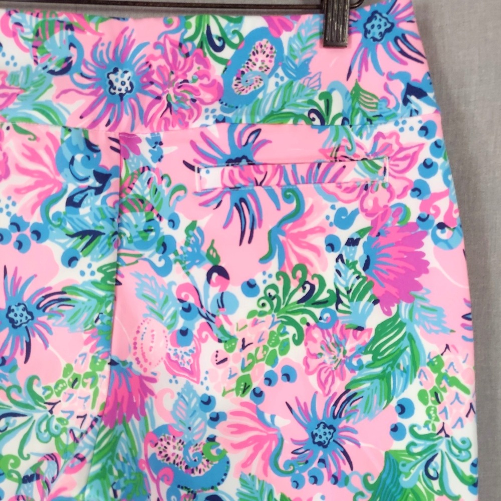 Lilly Pulitzer Luxletic Pull On Bermuda Golf Shorts Womens 8 Tropical Resort - Picture 4 of 12